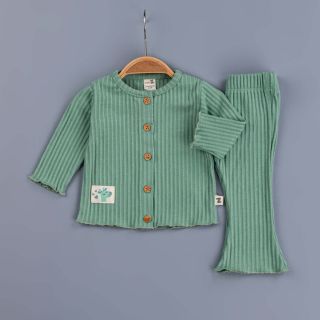 Aj takýto nádherný set od značky BabyZ nájdete čoskoro v našej ponuke 😜 #detske #detskeoblecenie #deti #prenajmenších...